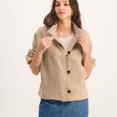 blouson beige porte femme look chic elegant dody chantilly