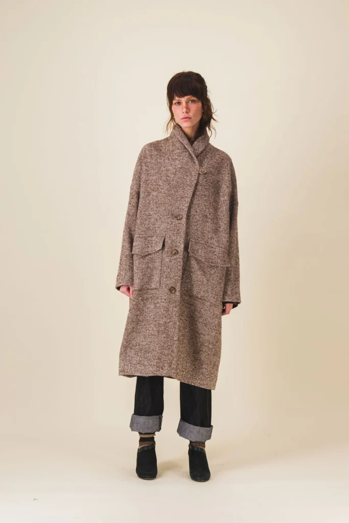 manteau marron ecru porte femme look chic hiver dody chantilly