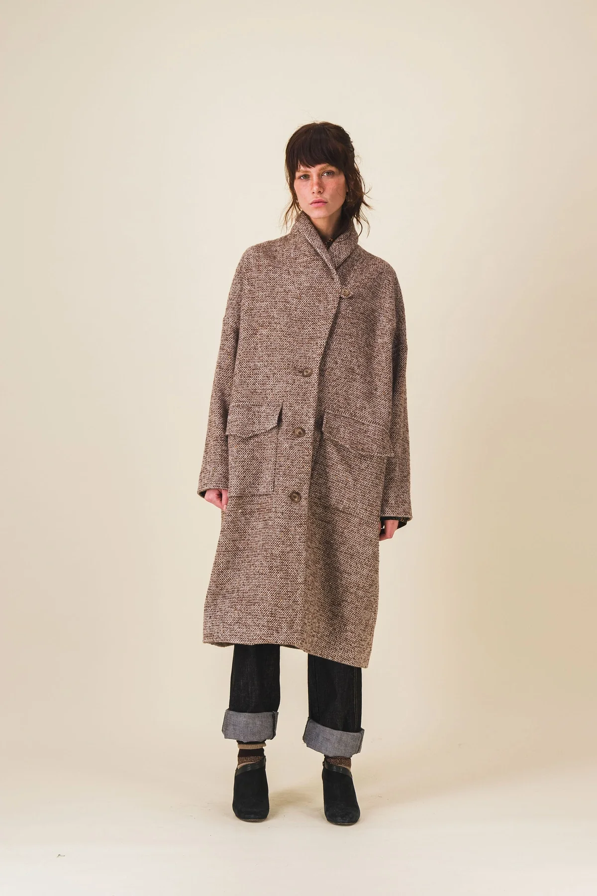 manteau marron ecru porte femme look chic hiver dody chantilly